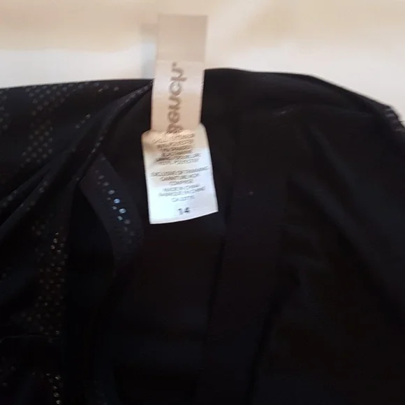 Swimsuit - Picture 9 of 9